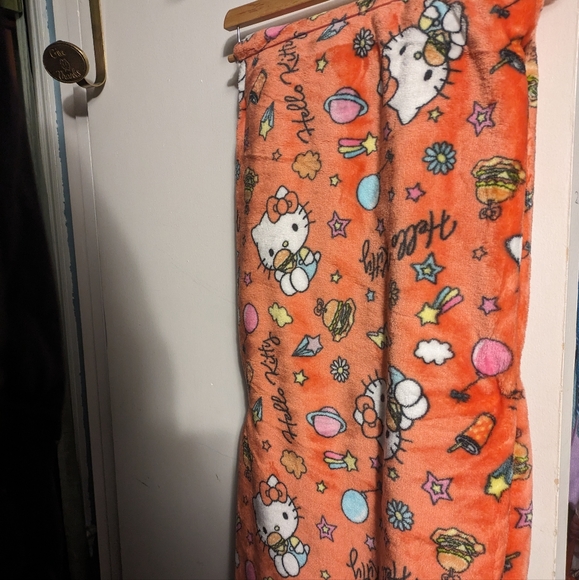 Hello kitty soft blanket orange burger 60x70 inches - Picture 1 of 2